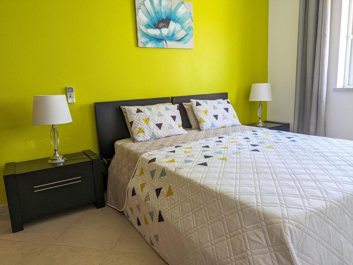 Two Bedroom Apartment - 110M2, Ac, Terrace, Wi-Fi Лагос Екстериор снимка
