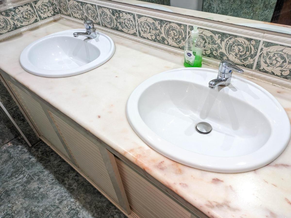 Two Bedroom Apartment - 110M2, Ac, Terrace, Wi-Fi Лагос Екстериор снимка